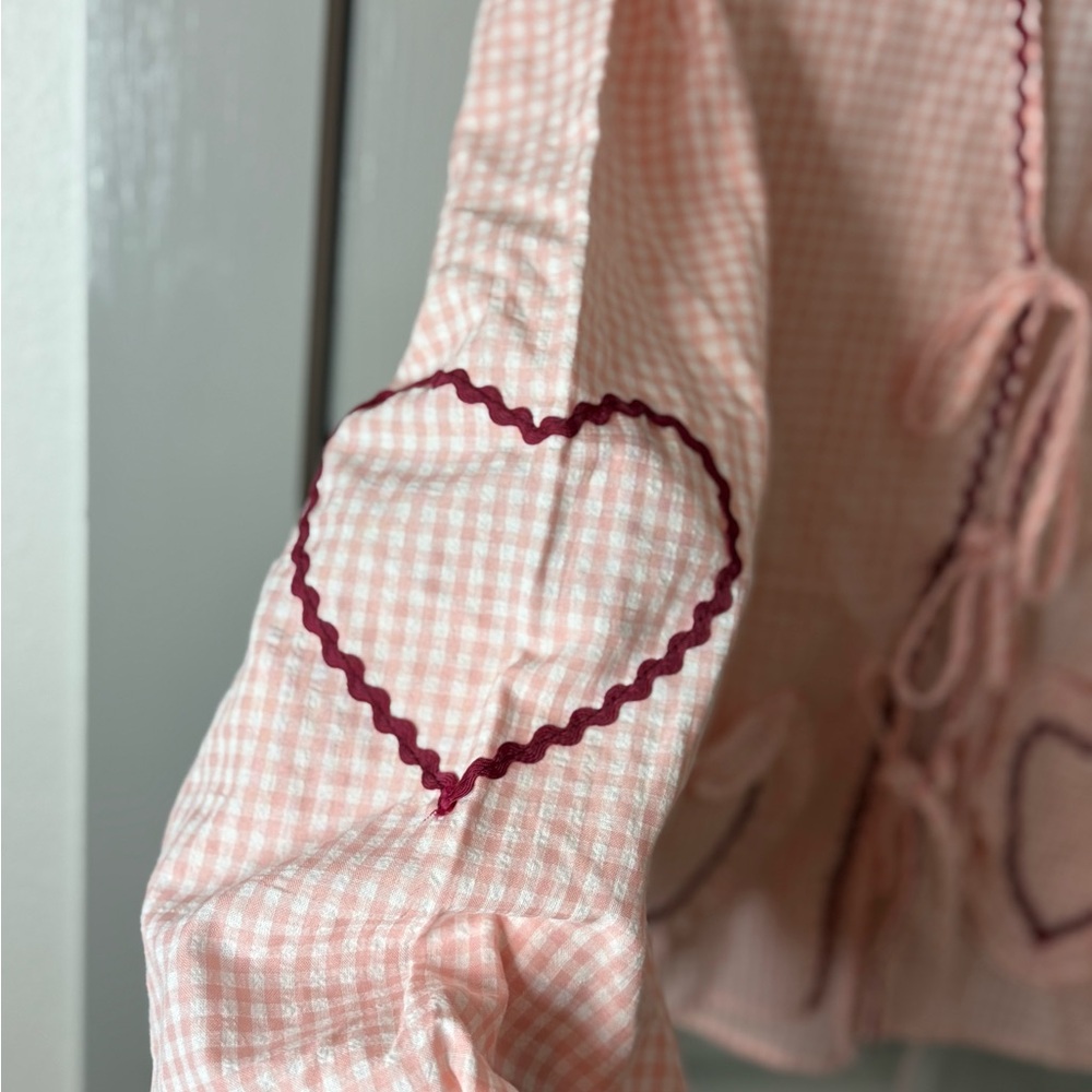 Woman’s Pink Tie Front |Puff long sleeve | Casual Shirt | Heart Pockets| Medium - Picture 7 of 10